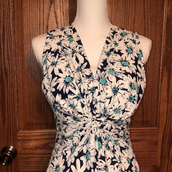 NWT Daisy Print Front Knot Dress - Picture 10 of 12